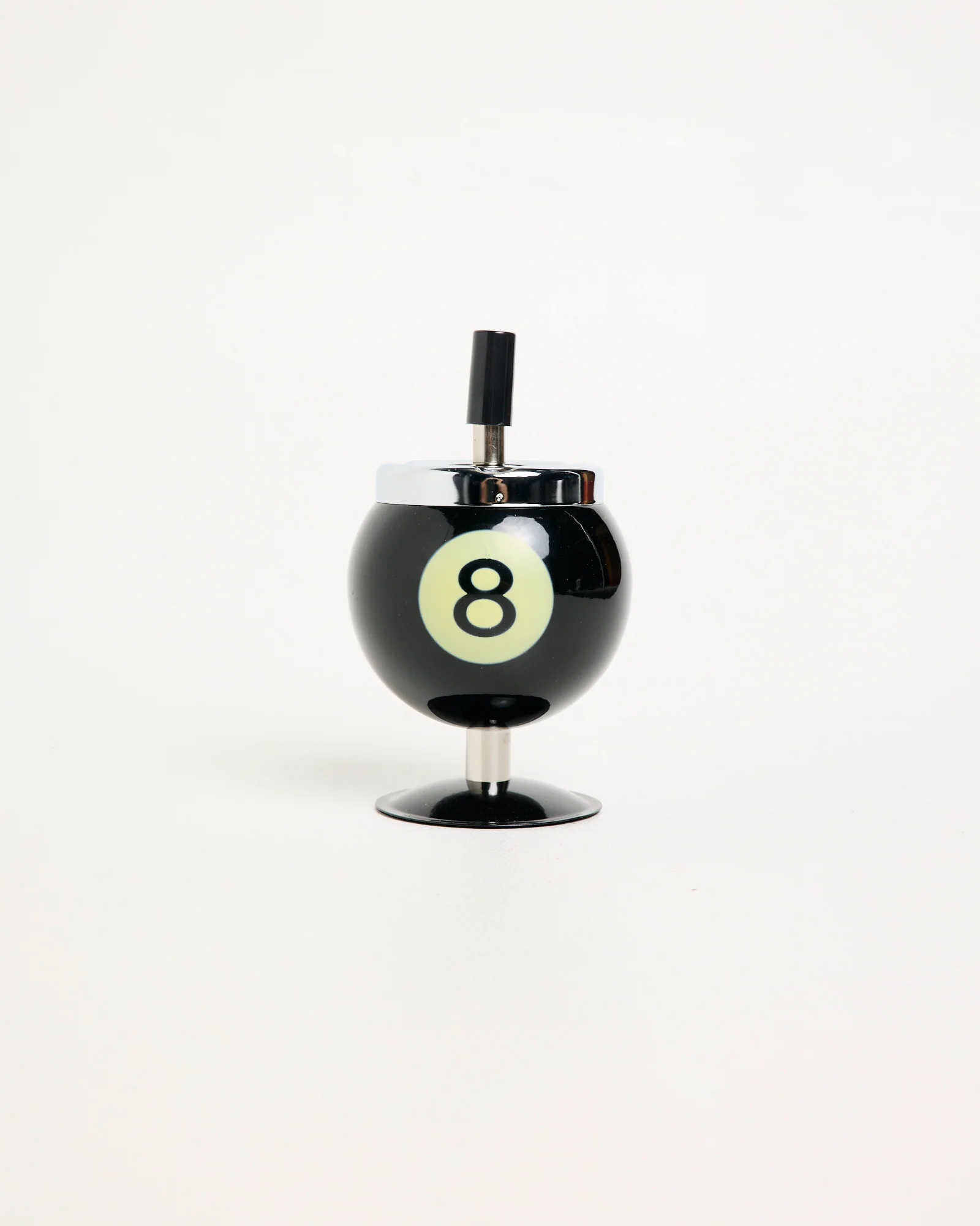 8 Ball Spinner Ash Tray