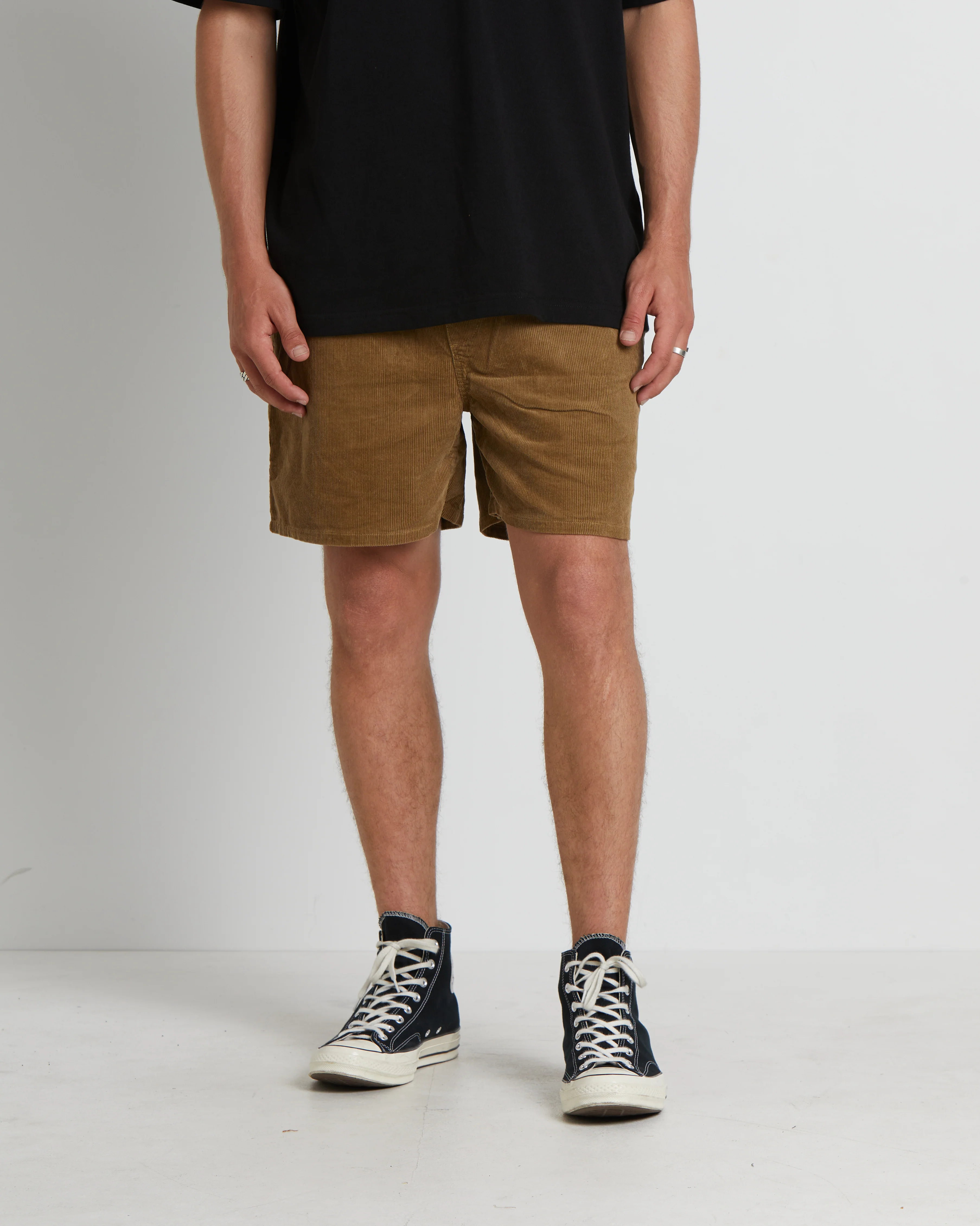 Roomie Shorts in Beach Grass