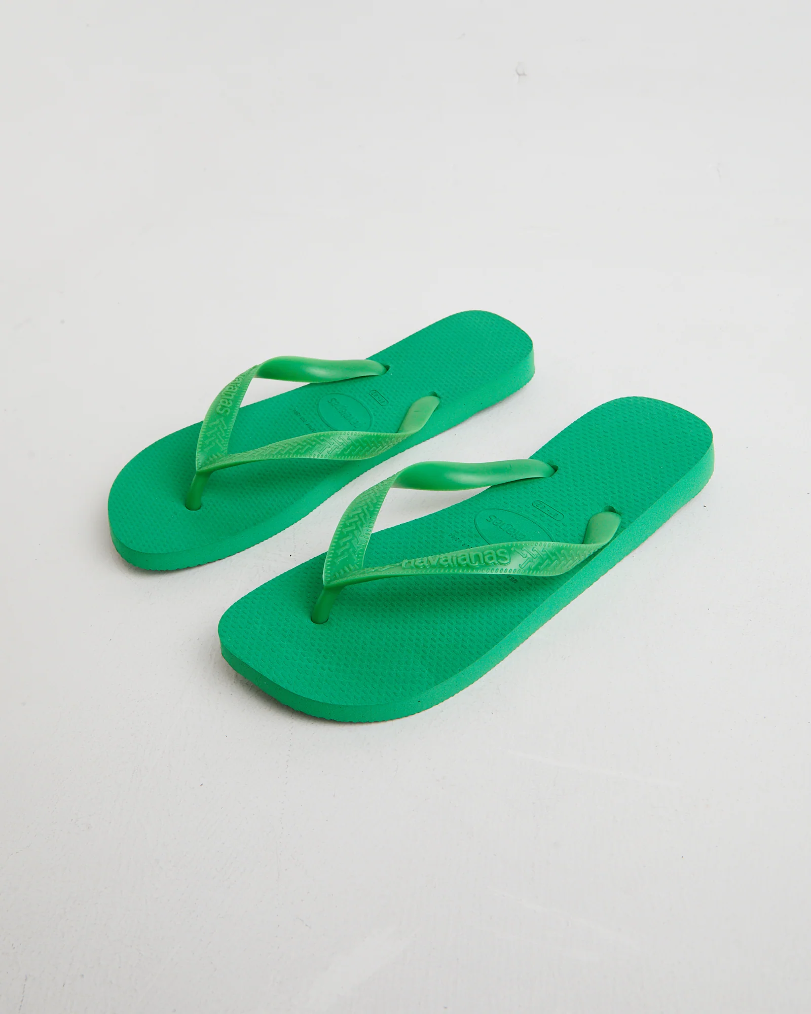 Top Thongs in Leaf Green