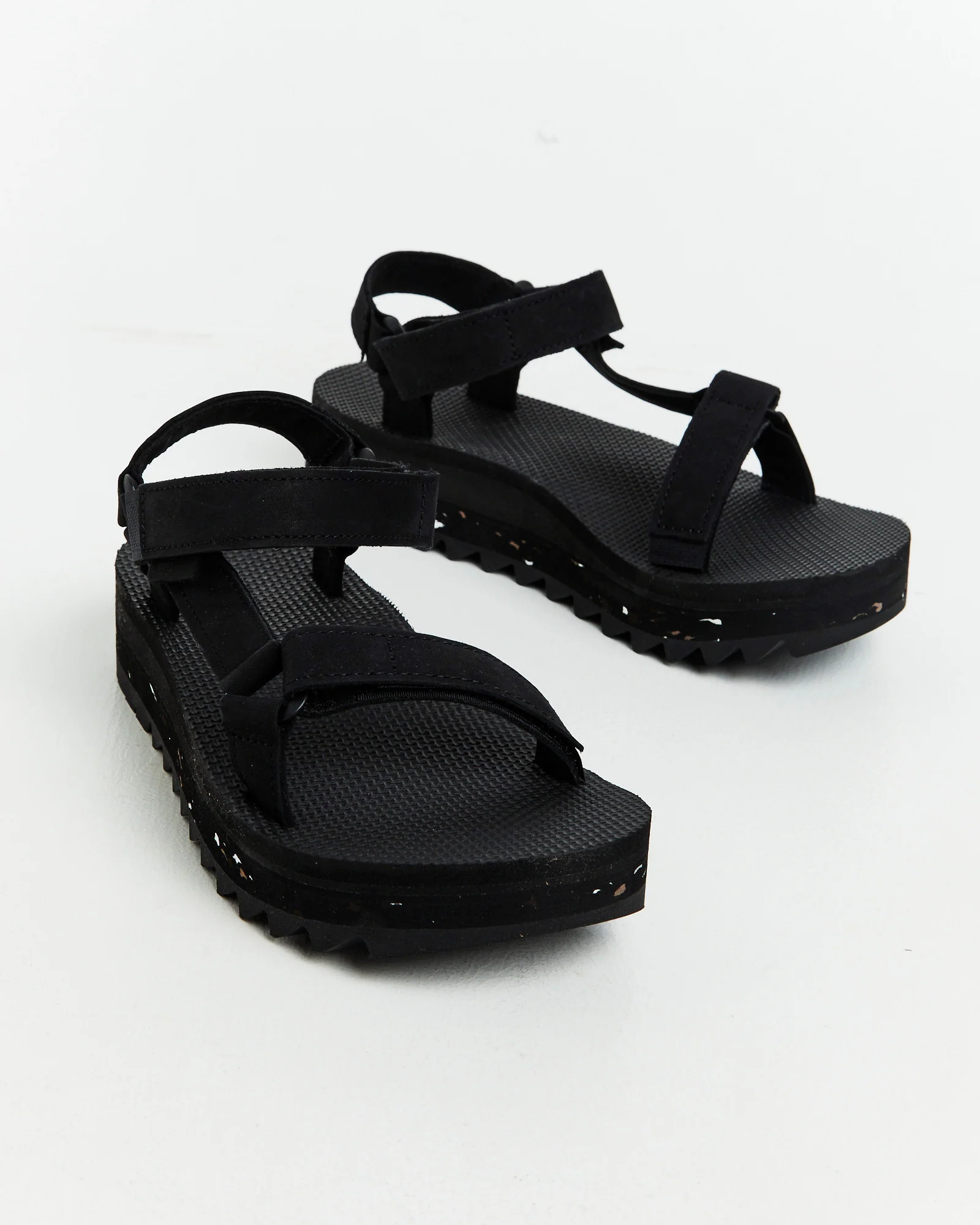 W Universal Ceres Sandals Black